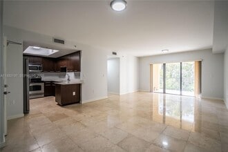 300 Majorca Ave in Coral Gables, FL - Building Photo - Building Photo