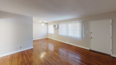11520 Cumpston St-Unit -9 in Los Angeles, CA - Building Photo - Building Photo