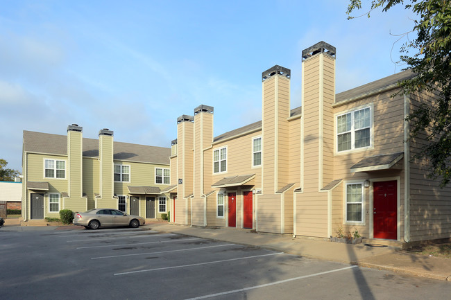 Belmont Park Townhomes in Tulsa, OK - Building Photo - Building Photo