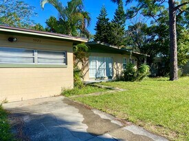 5921 Avery St in Orlando, FL - Building Photo
