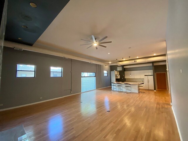 400 N Racine Ave, Unit 101 in Chicago, IL - Building Photo