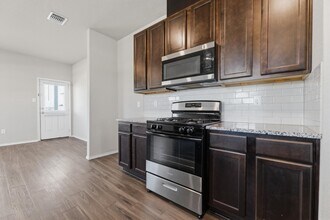 186 Porcupine Ln in San Antonio, TX - Building Photo - Building Photo