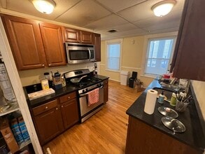 363 Beacon St, Unit 1 in Boston, MA - Building Photo - Building Photo