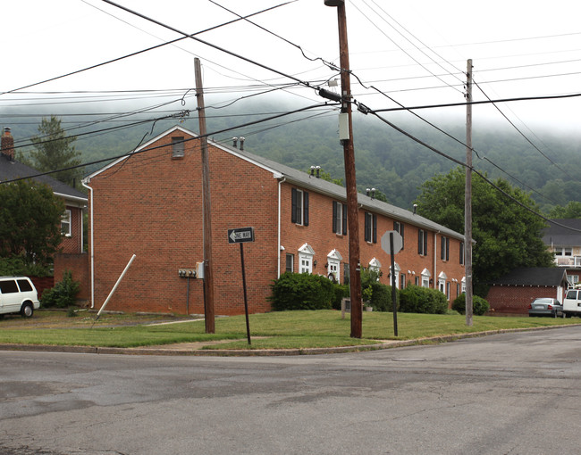 25-12 24th St SW in Roanoke, VA - Foto de edificio - Building Photo