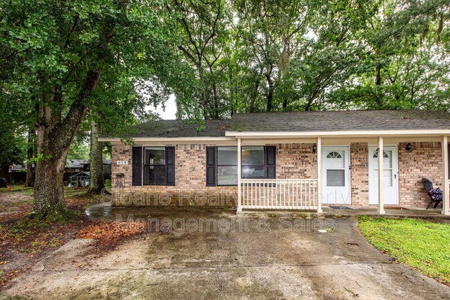 property at 819 Sandpiper Dr