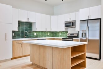 3211 5th Ave, Unit 304 in San Diego, CA - Building Photo - Building Photo
