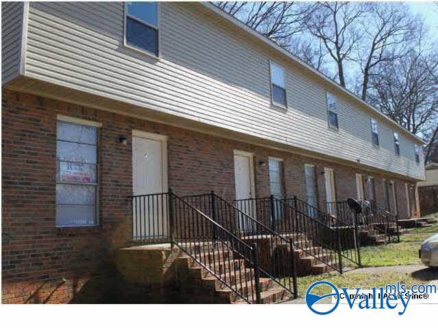 property at 908 Stevens Ct NE