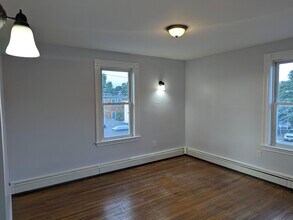 47 Roslyn St in Salem, MA - Building Photo - Building Photo