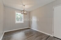 1450 Wyman St NE photo'
