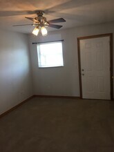 1100 Locust Dr in Huntington, WV - Building Photo - Building Photo