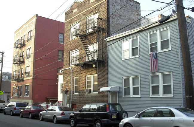 522 54th St in West New York, NJ - Building Photo - Building Photo