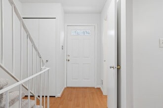 7923 Pebble Brook Ct in Springfield, VA - Building Photo - Building Photo