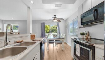 745 Pyramid Point Way in Oceanside, CA - Building Photo