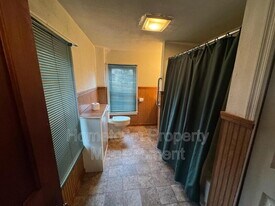 430 Market St in Newport, PA - Building Photo