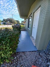 1322 NE 146th St in North Miami, FL - Building Photo - Building Photo