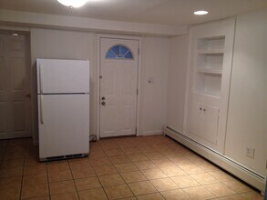 386 Madison Ave, Unit Garden Level in Albany, NY - Building Photo - Building Photo