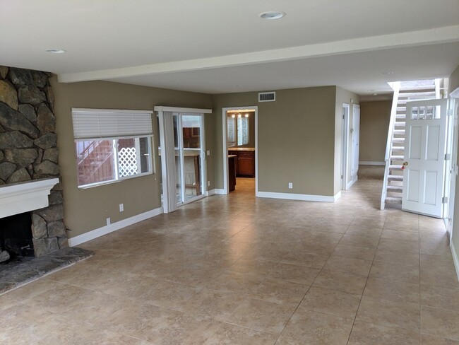 24404 Overlake Ln in Lake Forest, CA - Building Photo - Building Photo