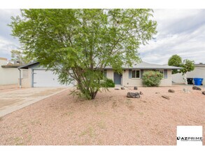 3912 E Shaw Butte Dr in Phoenix, AZ - Building Photo - Building Photo