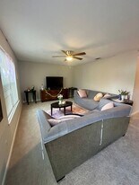 229 Pheasant Run Dr in Blacksburg, VA - Building Photo