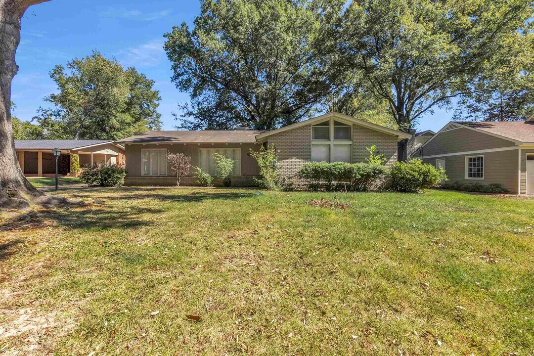 1130 Wheaton St in Memphis, TN - Building Photo