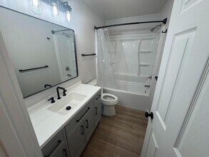 10819 NE 6th St in Vancouver, WA - Building Photo - Building Photo