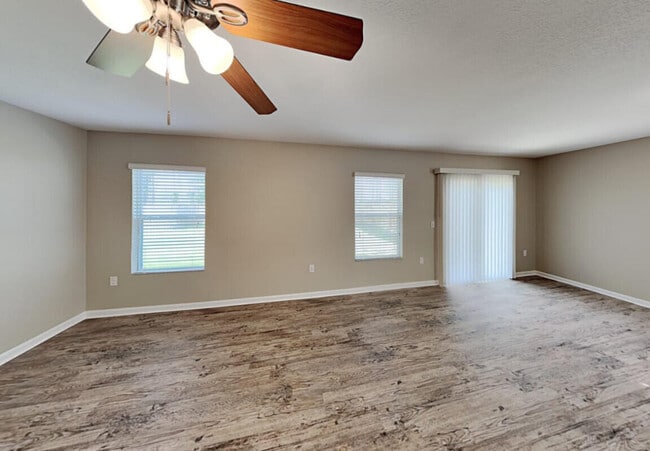 1343 Scottsdale Rd E in West Palm Beach, FL - Building Photo - Building Photo