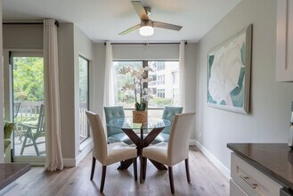 77 Lighthouse Rd in Hilton Head Island, SC - Building Photo - Building Photo