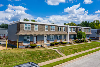 Forest Park Townhomes in Springfield, MO - Building Photo - Building Photo