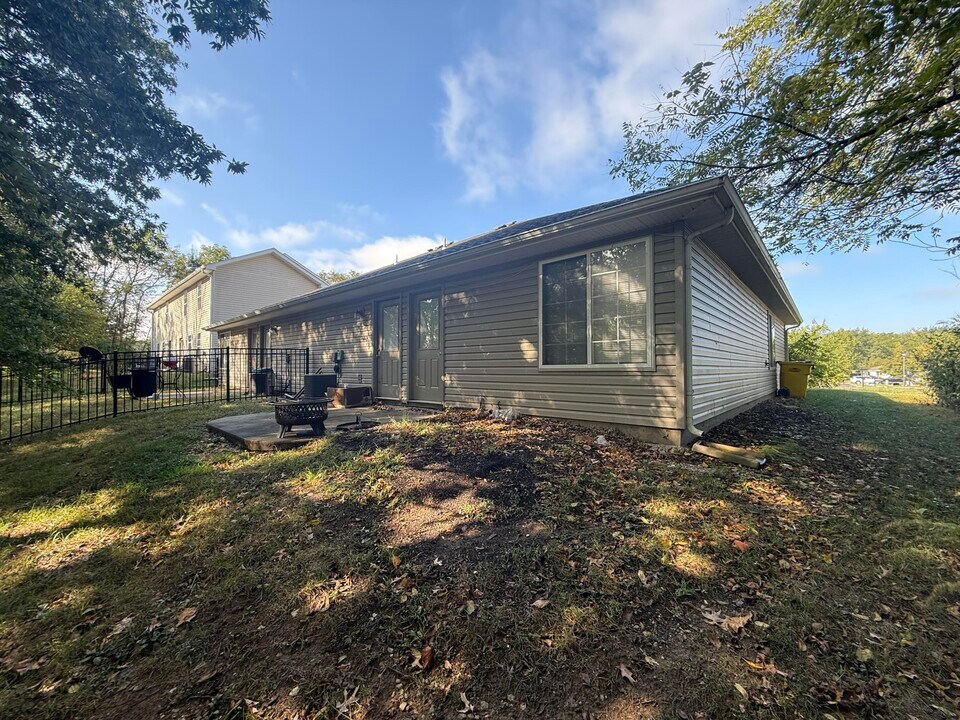 1762 N Orie Dr in Columbia, MO - Building Photo