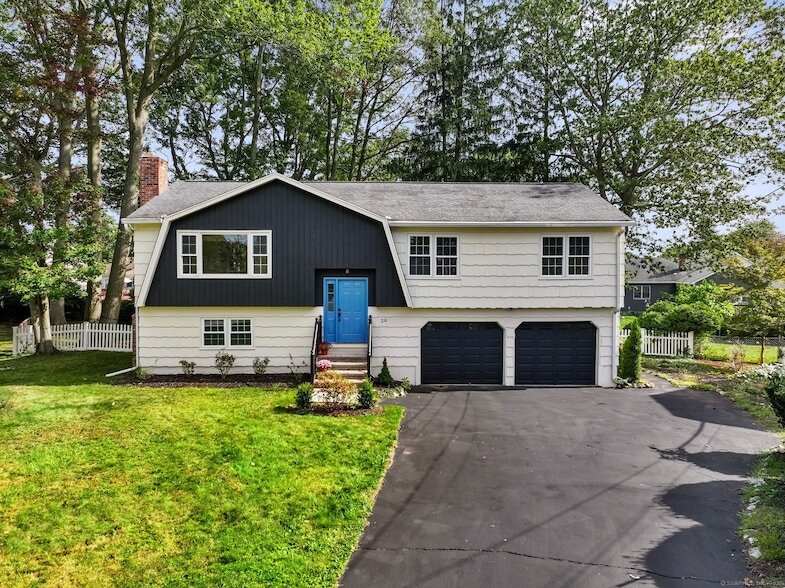 29 Magellan Dr, Unit 2306 in Milford, CT - Building Photo
