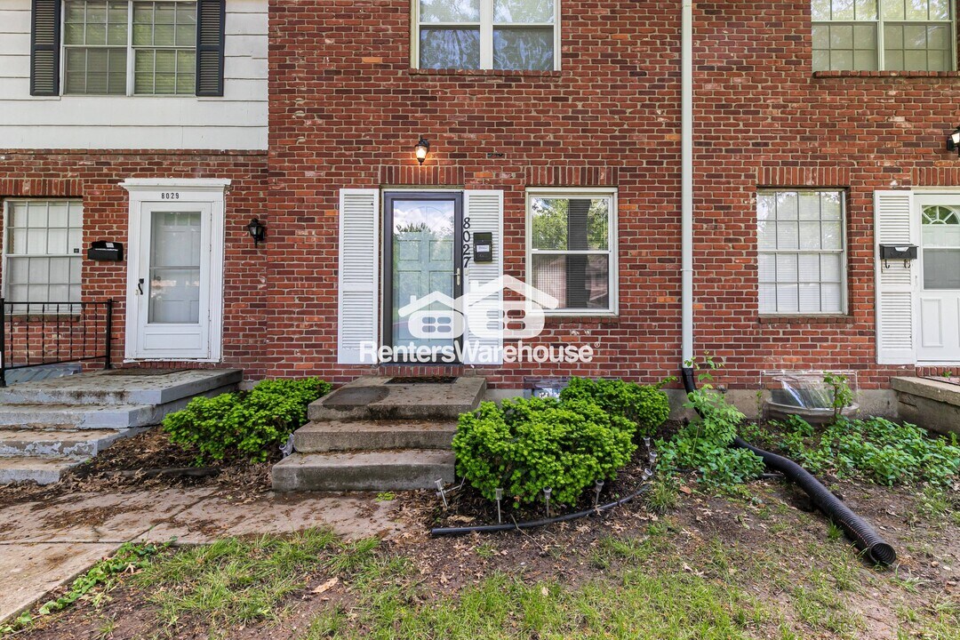 8027 E 88th St in Kansas City, MO - Building Photo