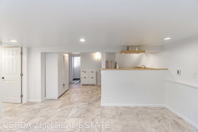 331 Santa Clara Ave photo'