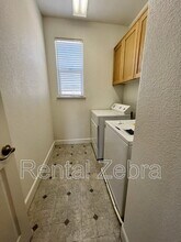 459 Jacobs Dr in Merced, CA - Building Photo - Building Photo