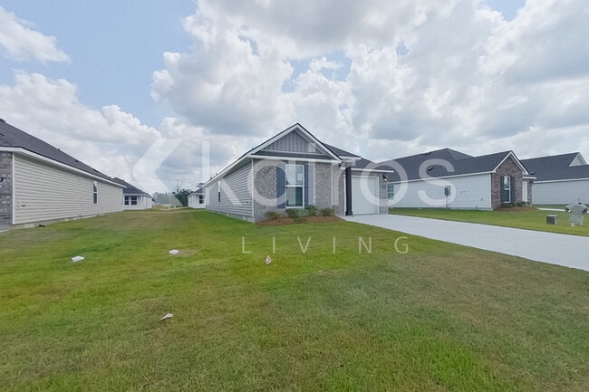 14256 Ruffian Ave in Denham Springs, LA - Building Photo - Building Photo