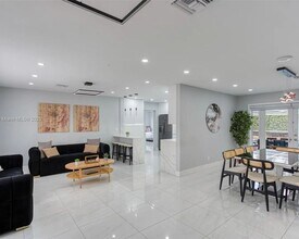 4925 Polk St in Hollywood, FL - Building Photo - Building Photo