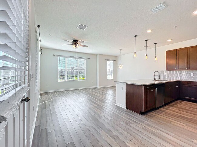 10001 Eagle Rock Aly in Orlando, FL - Building Photo - Building Photo