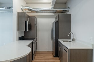 101NQ in Lancaster, PA - Building Photo - Interior Photo