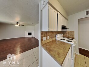 7145 Romford Way in North Richland Hills, TX - Foto de edificio - Building Photo