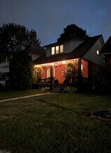 1409 Marentette Ave in Windsor, ON - Foto de edificio - Building Photo