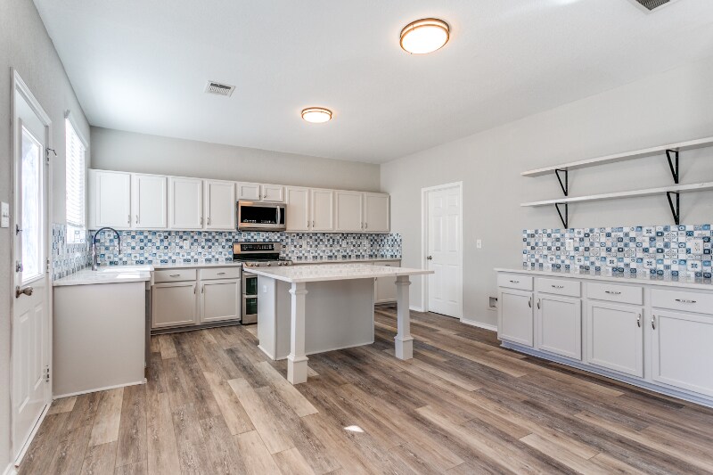 27002 Pond Pass in San Antonio, TX - Building Photo