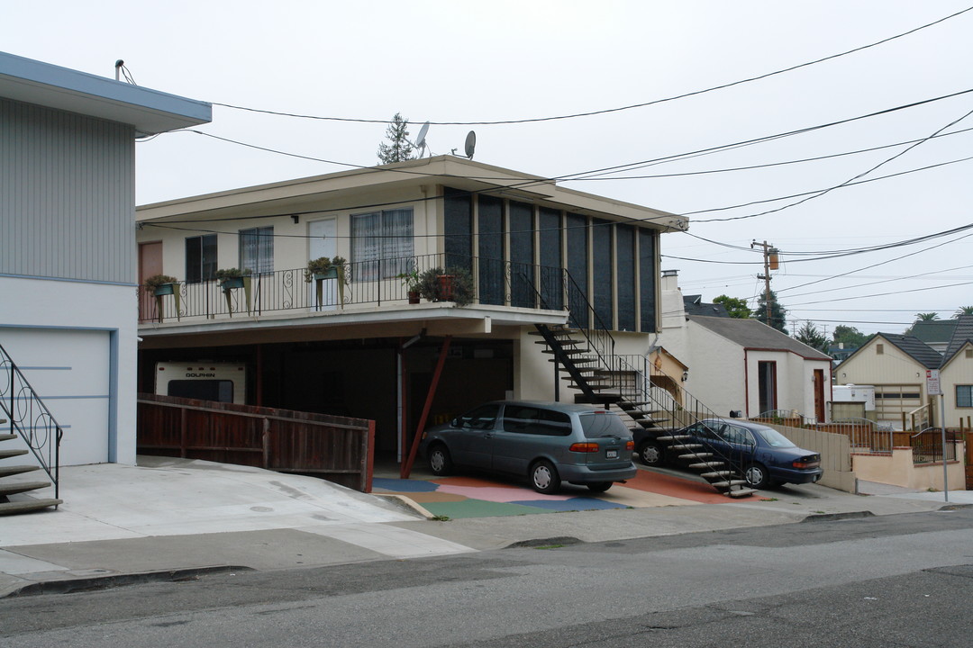 420 San Antonio Ave in San Bruno, CA - Foto de edificio