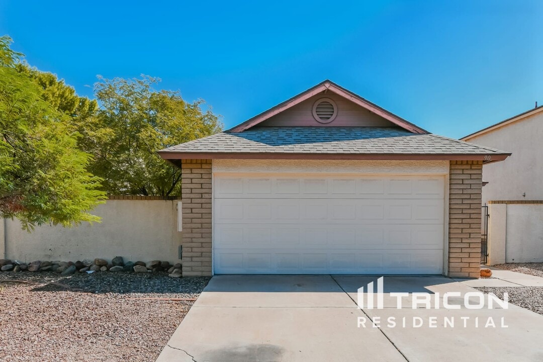 3755 E Broadway Rd in Mesa, AZ - Building Photo