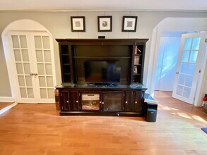 28 Upton St, Unit 1 in Boston, MA - Foto de edificio - Building Photo