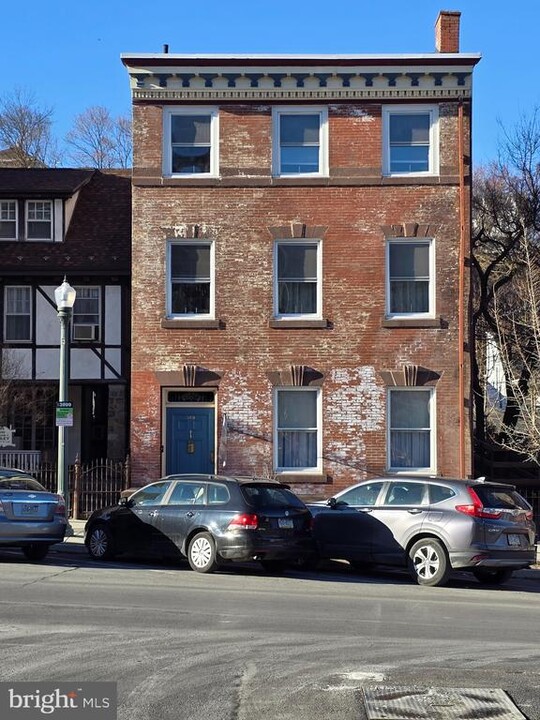 508 W Market St in Pottsville, PA - Building Photo