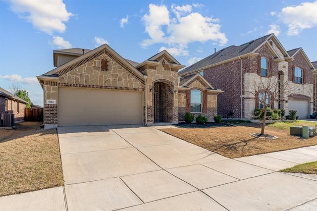 1352 Lake Grove Dr in Little Elm, TX - Building Photo - Building Photo