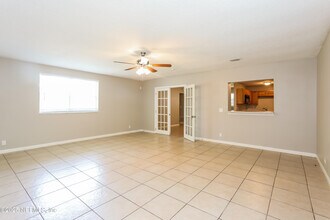 5023 Donnybrook Ave in Jacksonville, FL - Building Photo - Building Photo
