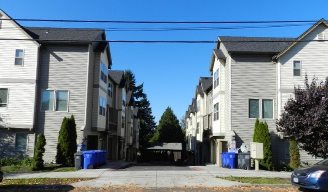 property at 2955 SE 92nd Ave