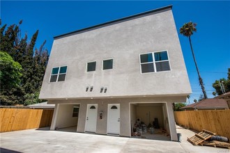 16753 Sherman Way in Van Nuys, CA - Building Photo - Building Photo