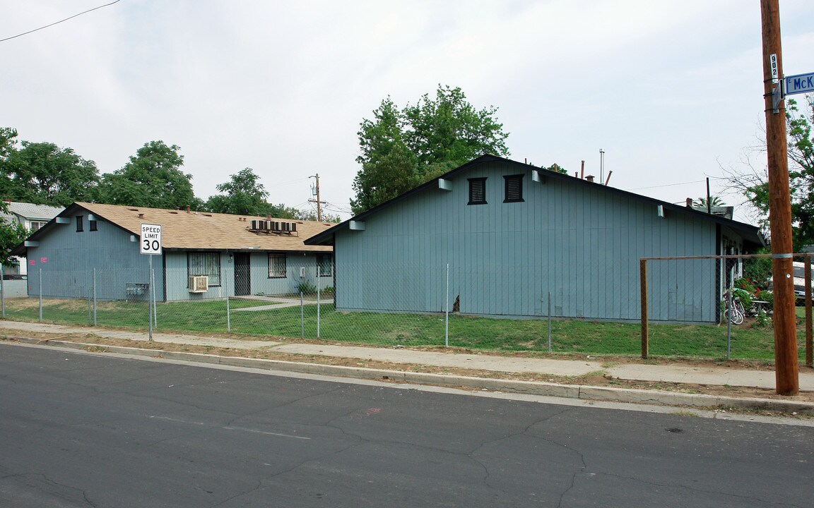 317 N Angus St in Fresno, CA - Building Photo