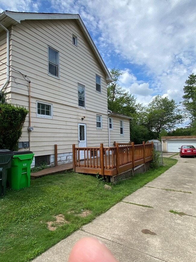 670 McKinley St in Bedford, OH - Building Photo - Building Photo